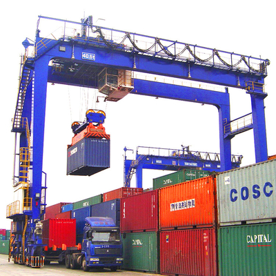 Cẩu trục container bằng cao su A6 được sử dụng trong cảng 30m