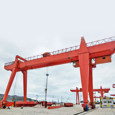 550KN Double Girder Gantry Crane Top Running Box Frame Với xe tải